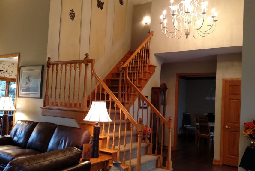 8086 MCrk Ct - Staircase mls