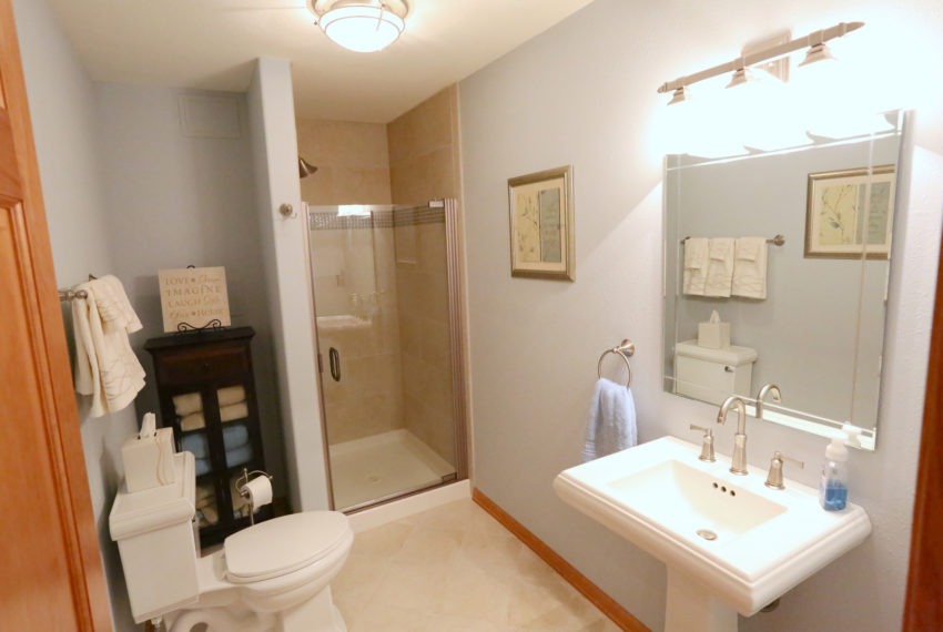 S35th - LL Bath - mls