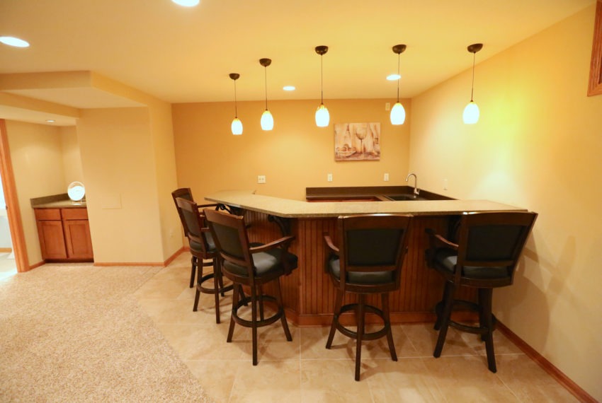 S35th - Rec Rm Wet Bar - mls