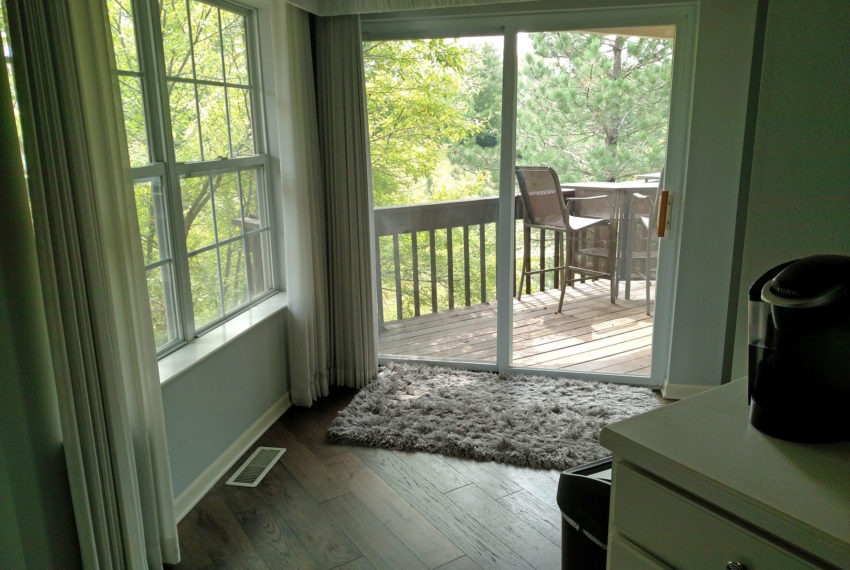 Elm Ct - balcony2m