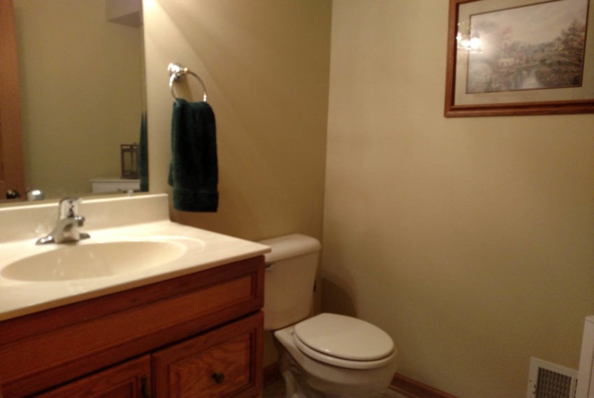 Glenfield - Lower Half Bath w