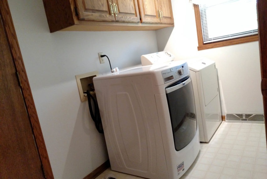 4126 Thorncrest - laundryw