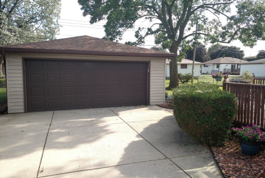 8011 Tesch - garage1w