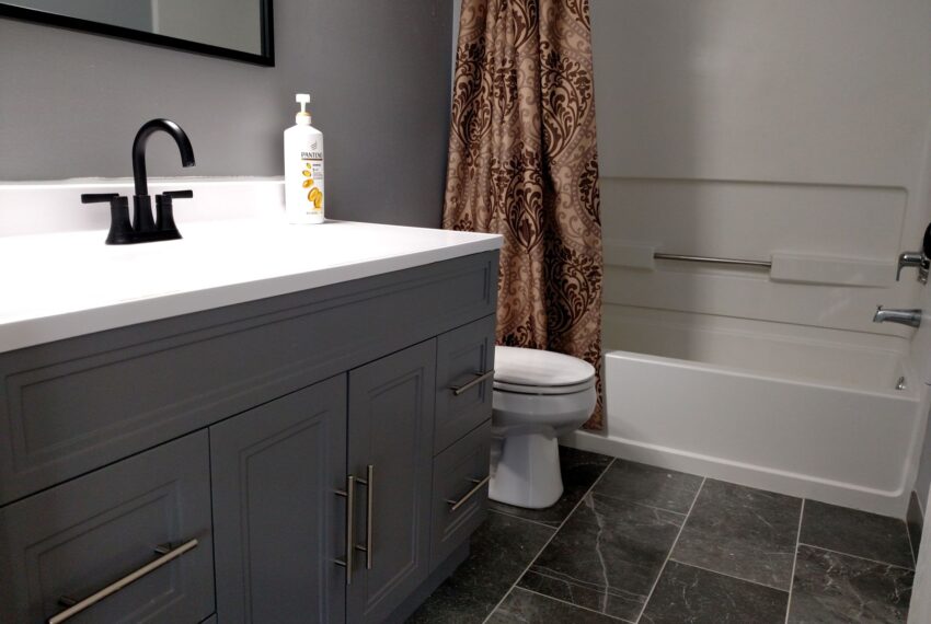 Creekside - Updated Master Bath