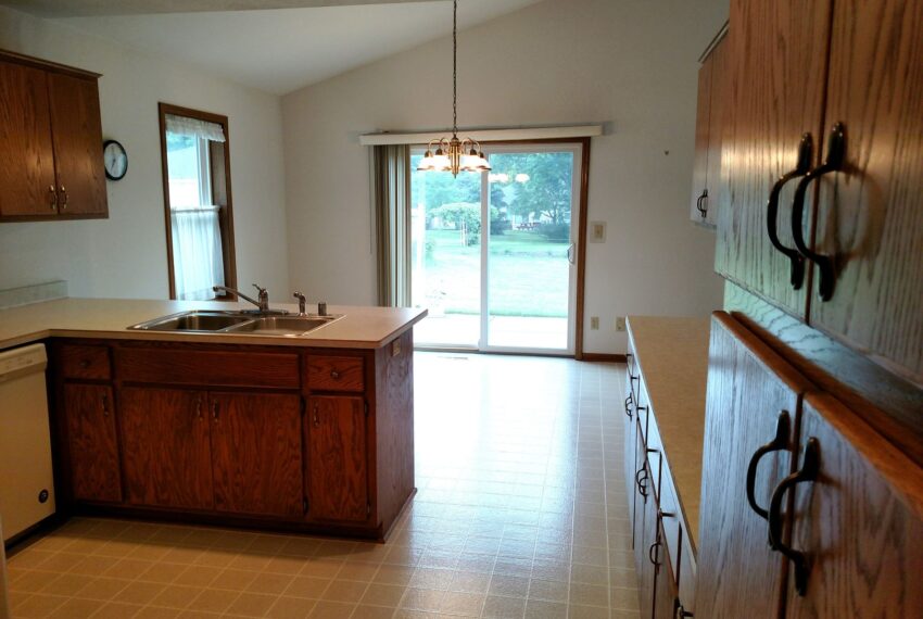 3519 Forest Hill - Kitchen-dinette