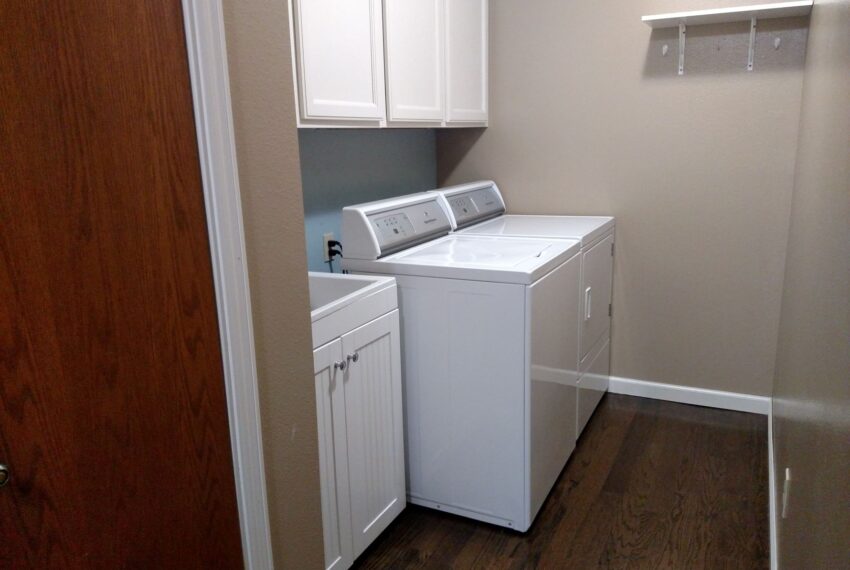 35th - laundry rm