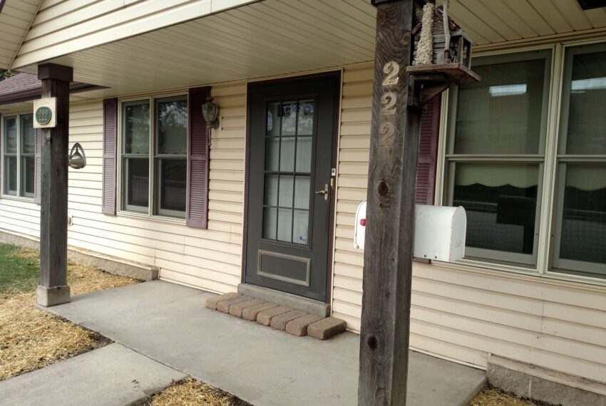 222 E Dakota - Front Porch