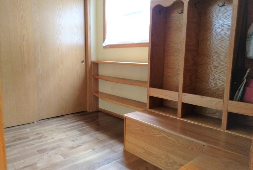 6749 W River Ter - Mudroom - Laundry