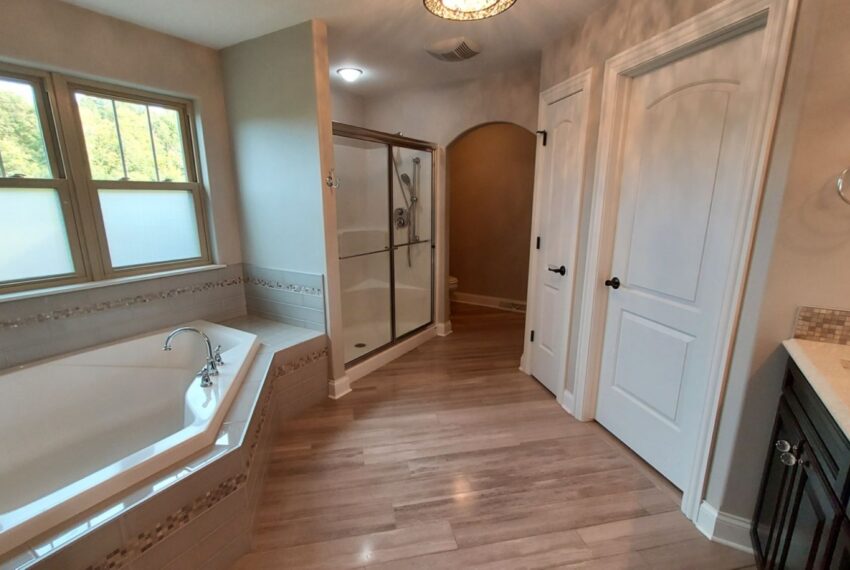 46th - Soaking Tub and Shower