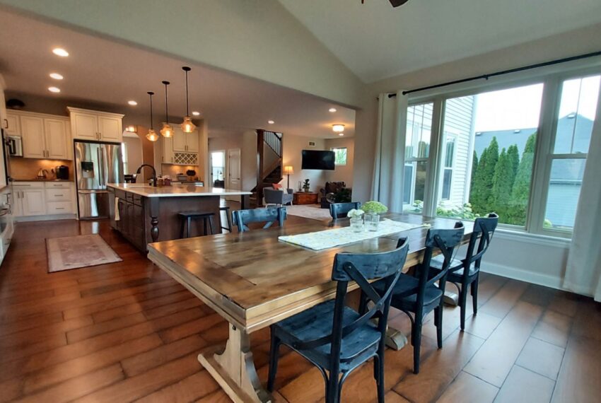 46th - Stunning Kitchen - Dinette