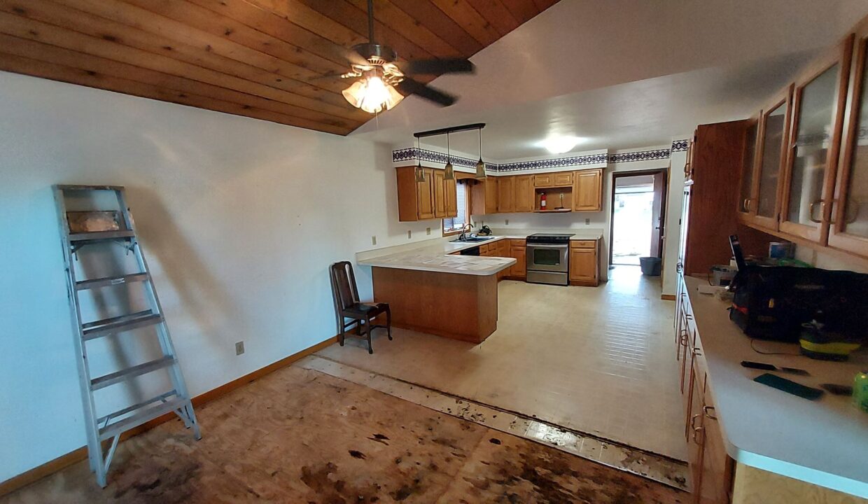 1000 S 86th - Kitchen-Dinette