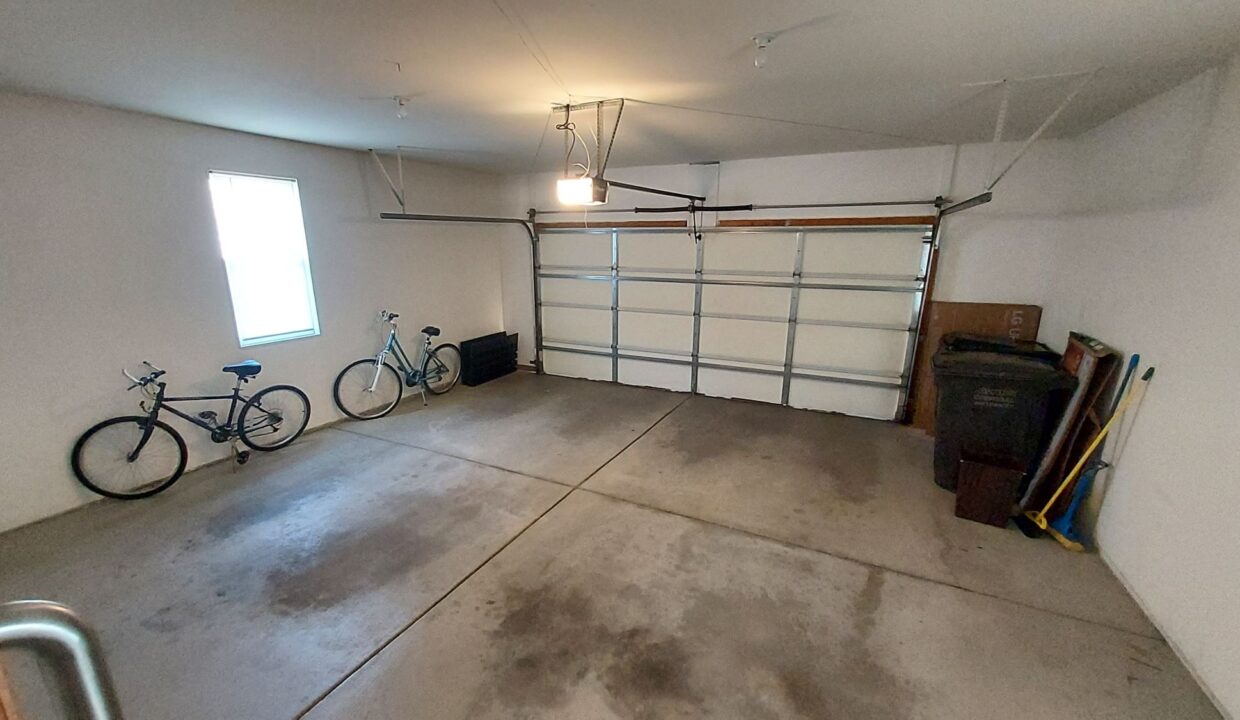 535A Fairview - garage