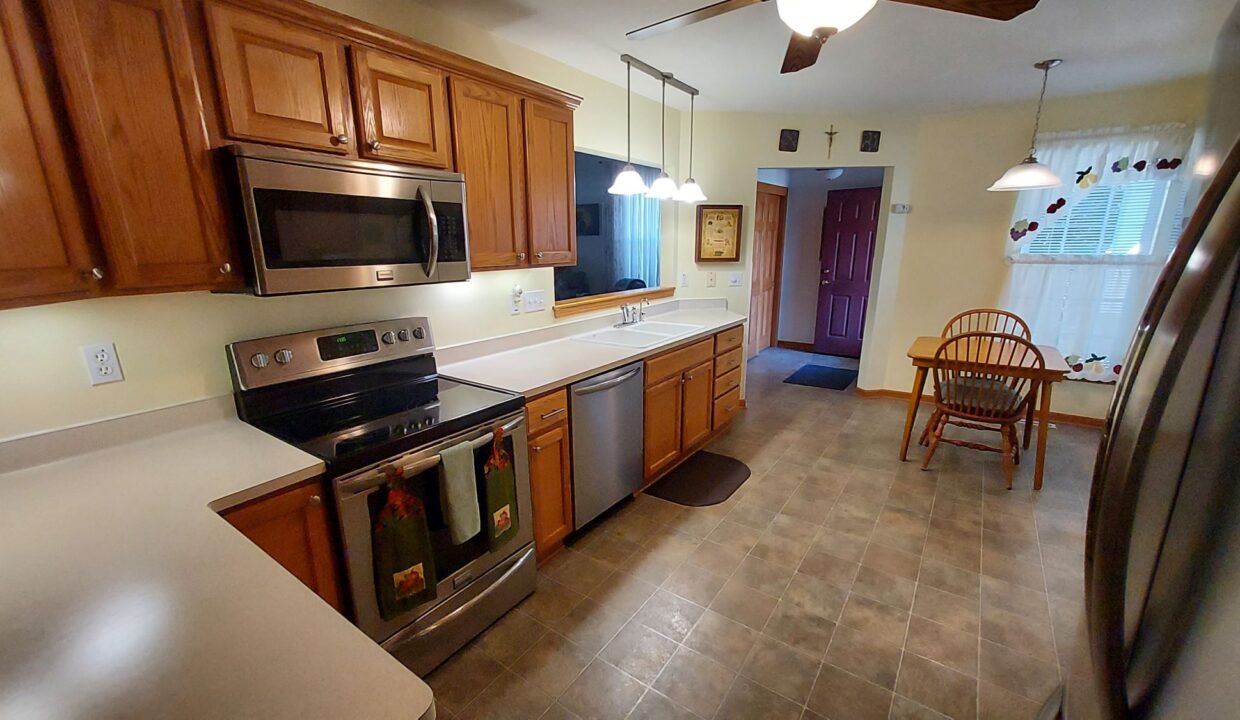 535A Fairview - kitchen1