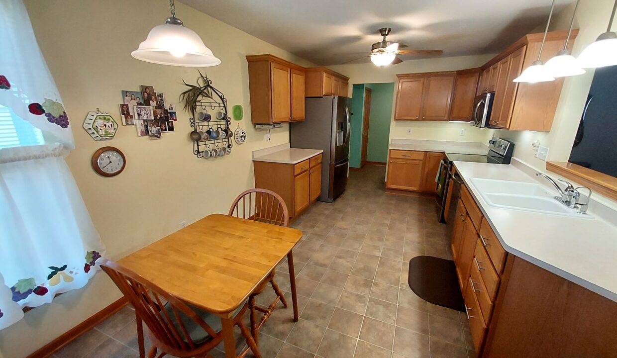 535A Fairview - kitchen2