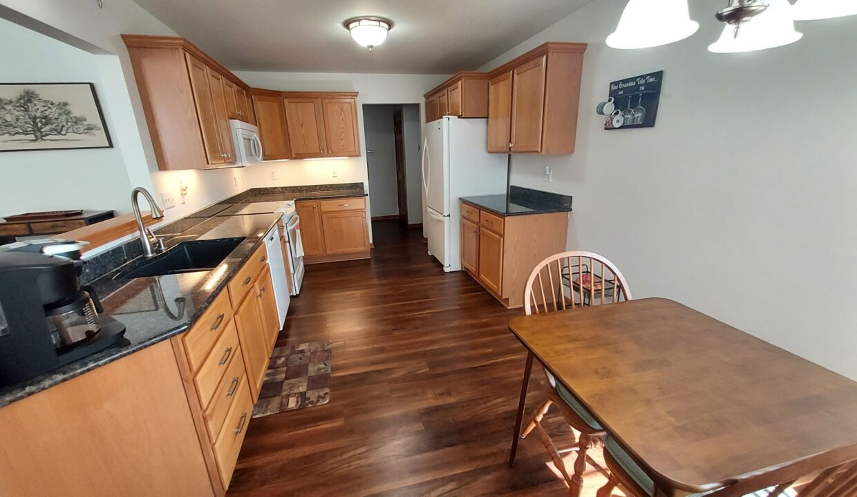 535 Fairview B - kitchen2