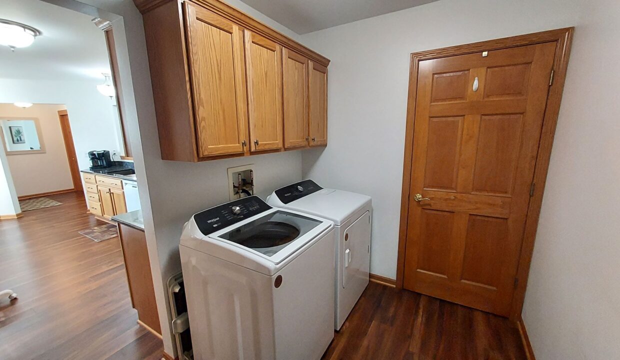 535 Fairview B - laundry rm