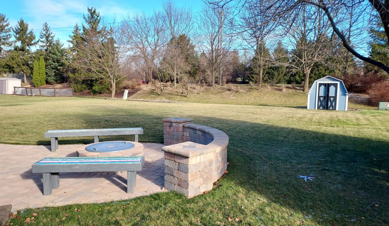 9140 S 28th - Firepit