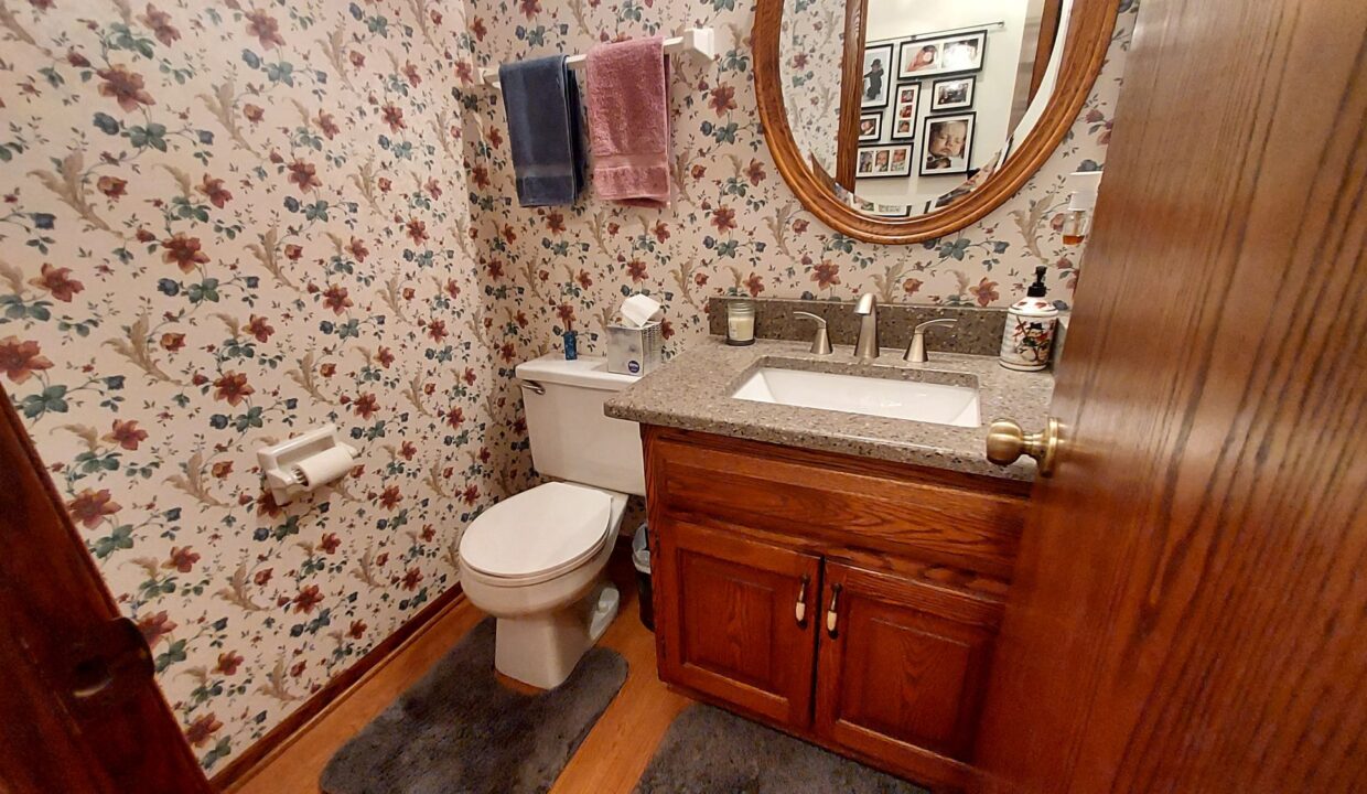 9140 S 28th - Half Bath