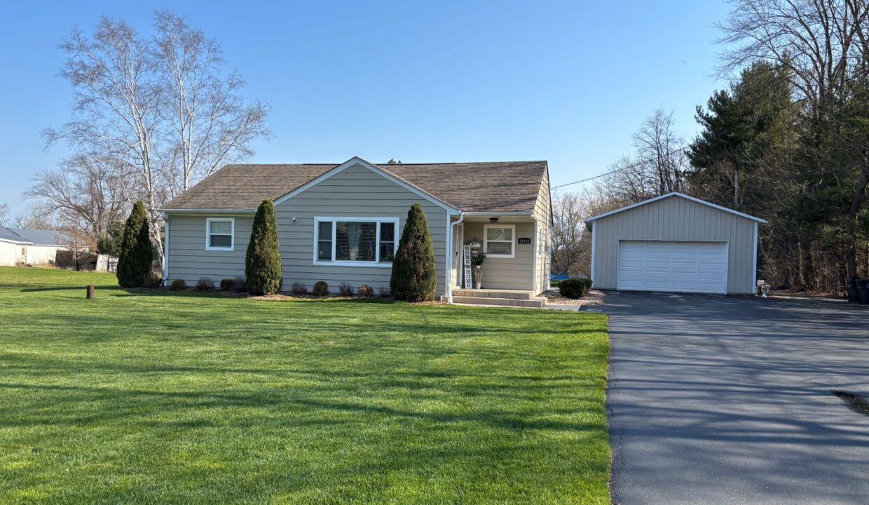 10931 W Ryan Rd - Front View3
