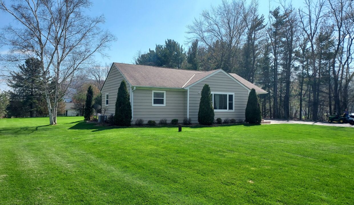 10931 W Ryan Rd - Front View4