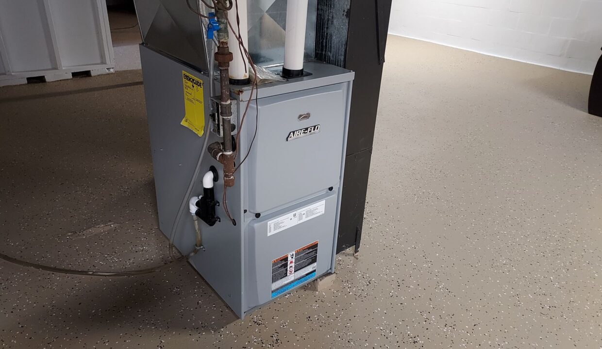 10931 W Ryan Rd - HVAC