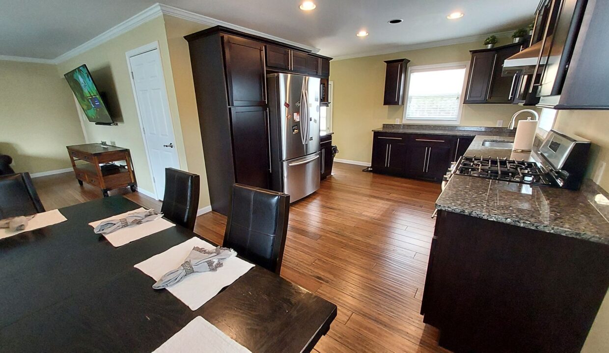 10931 W Ryan Rd - Kitchen2