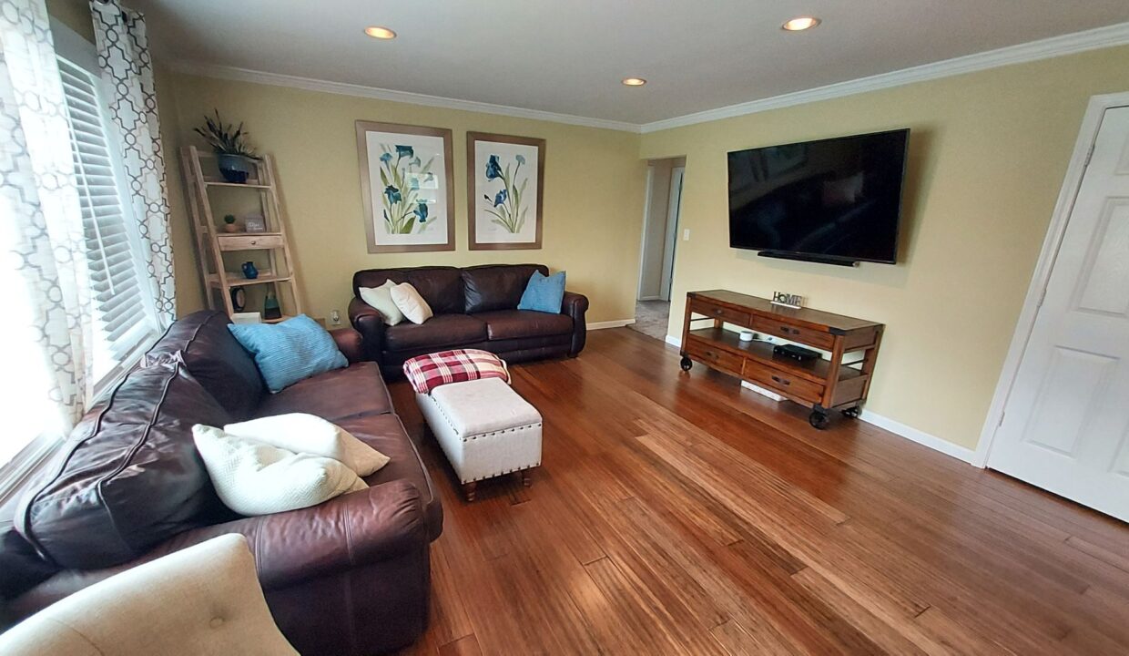 10931 W Ryan Rd - LR1a