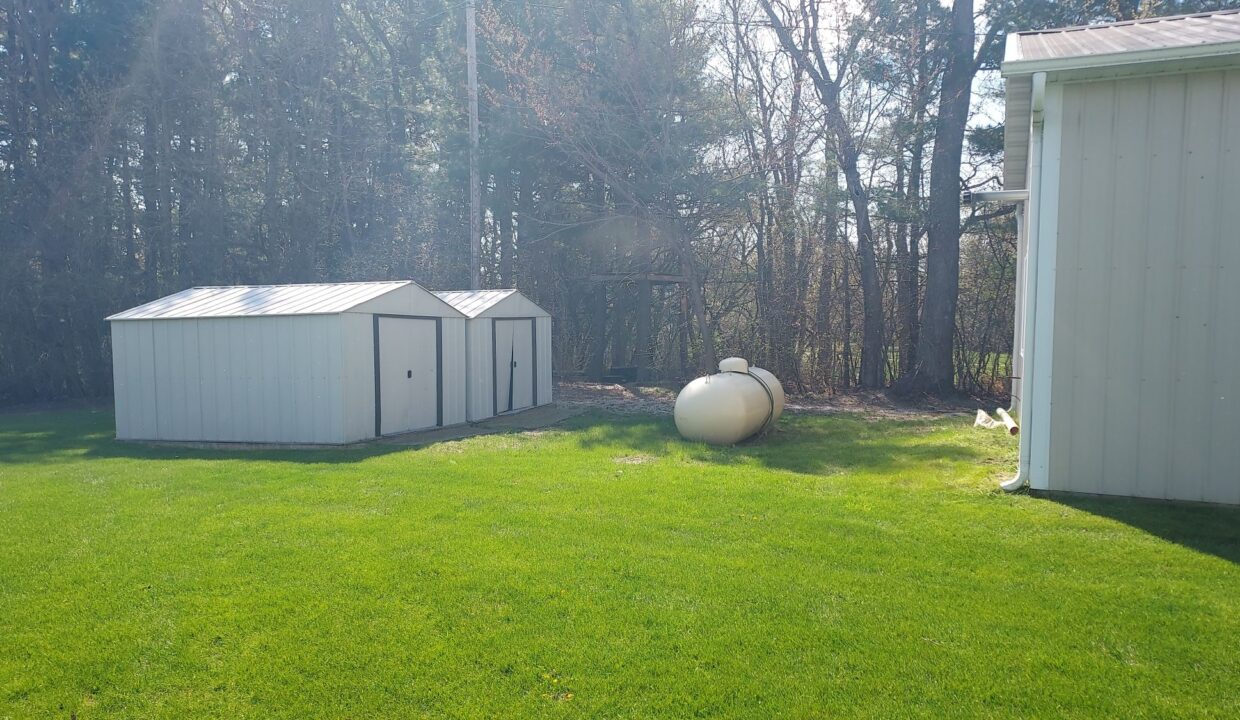 10931 W Ryan Rd - Sheds and LP