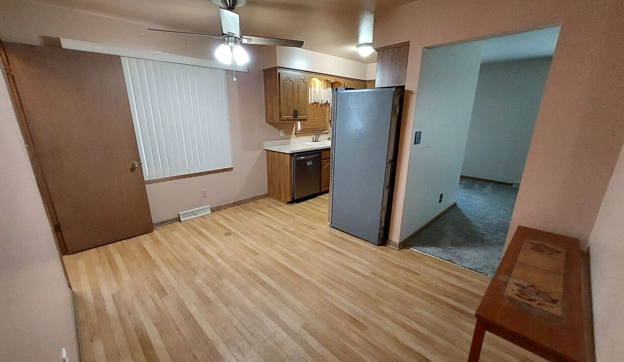 1636 Mackinac - Dinette