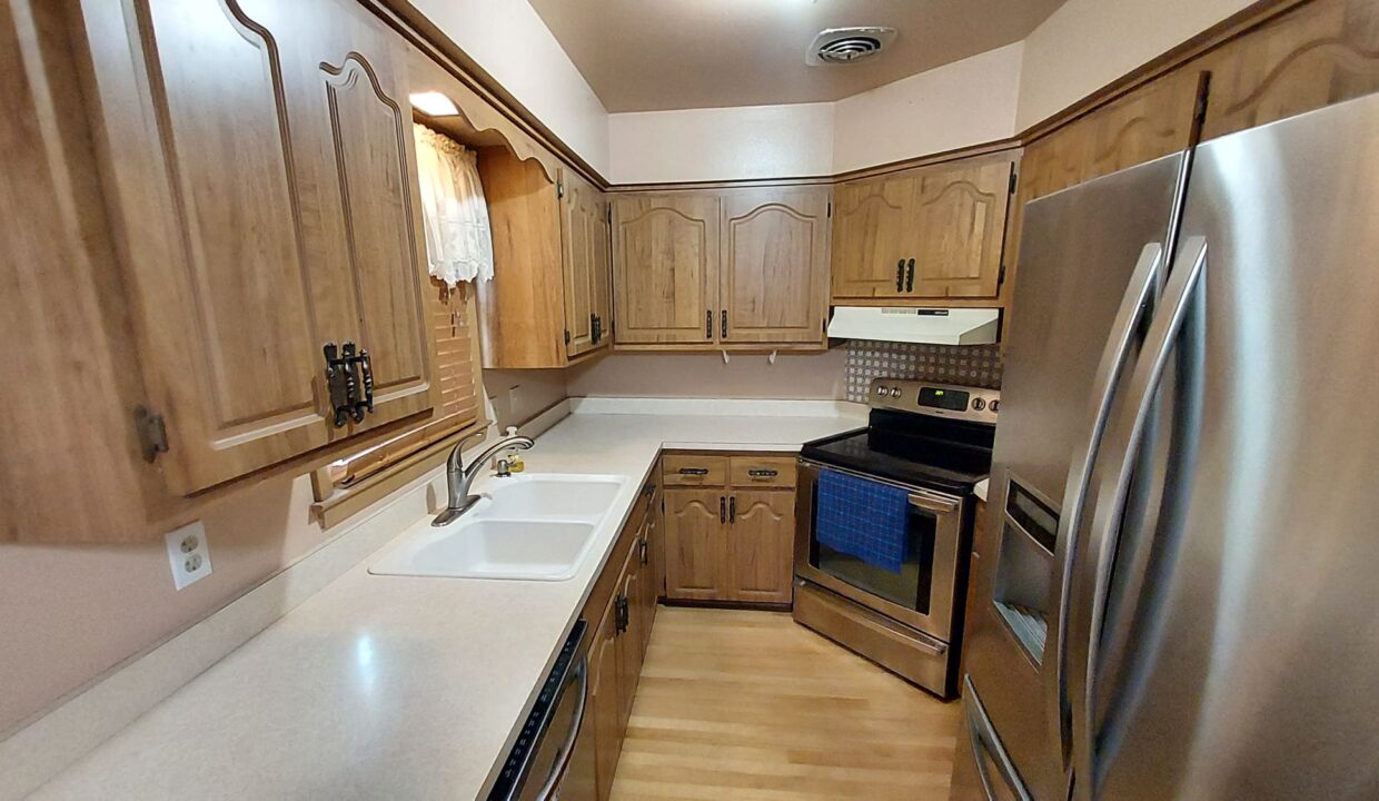 1636 Mackinac - Kitchen2