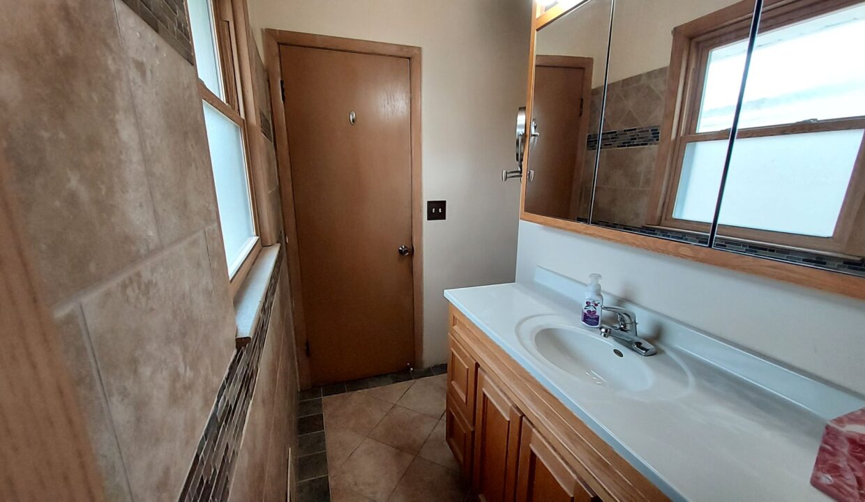 1636 Mackinac - half bath