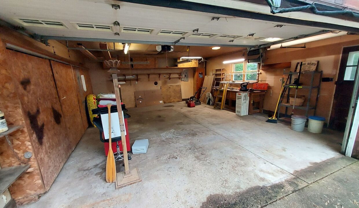 Clarks Rd - Garage