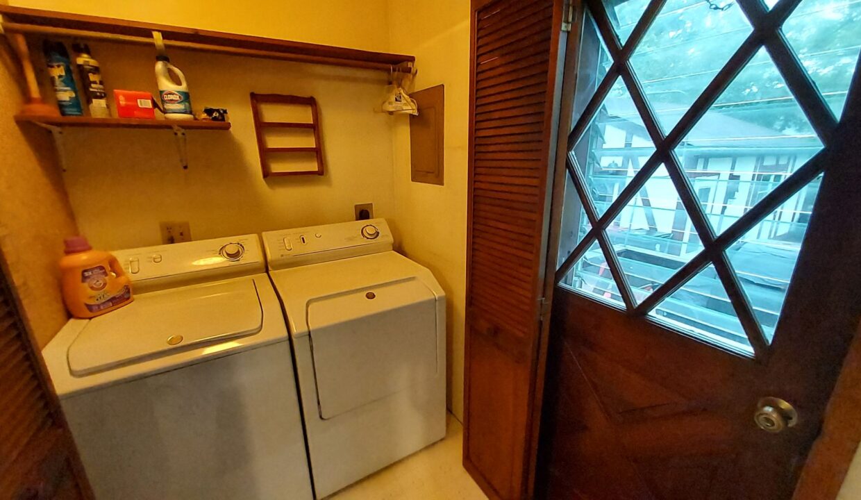 Clarks Rd - Laundry