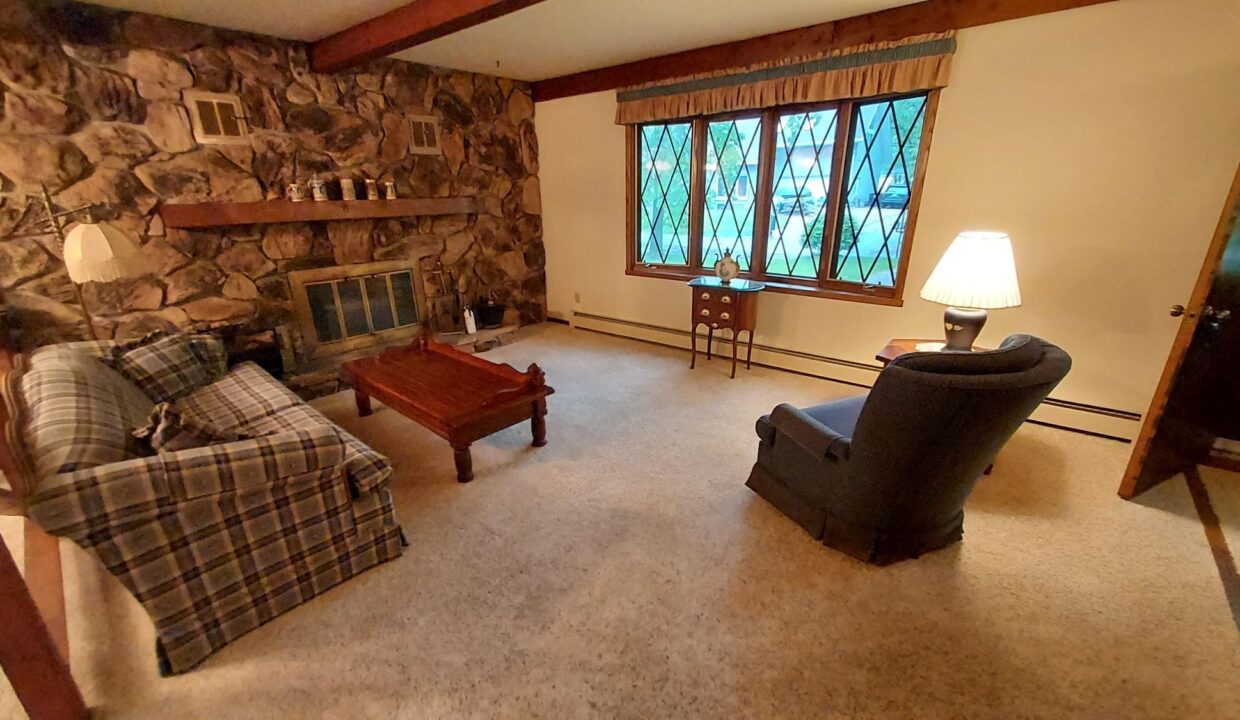 Clarks Rd - Living Rm1