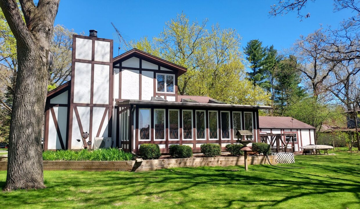 Clarks Rd - Side View