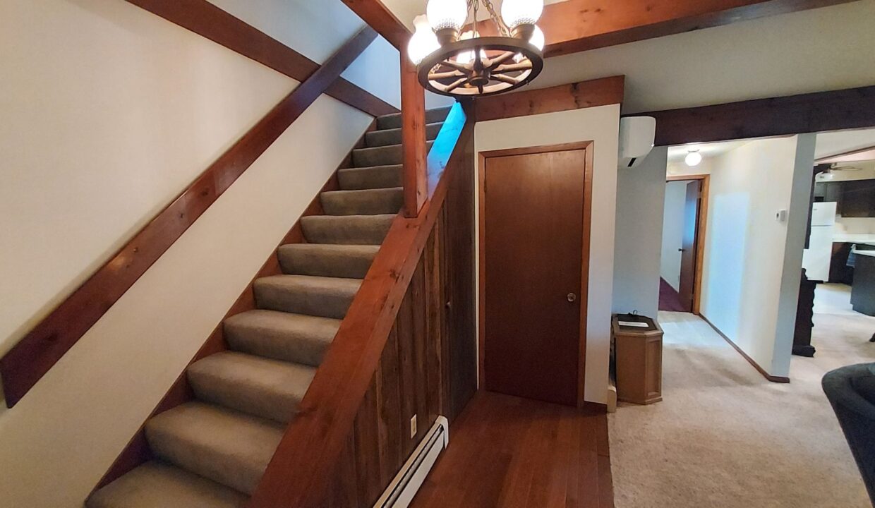 Clarks Rd - Staircase