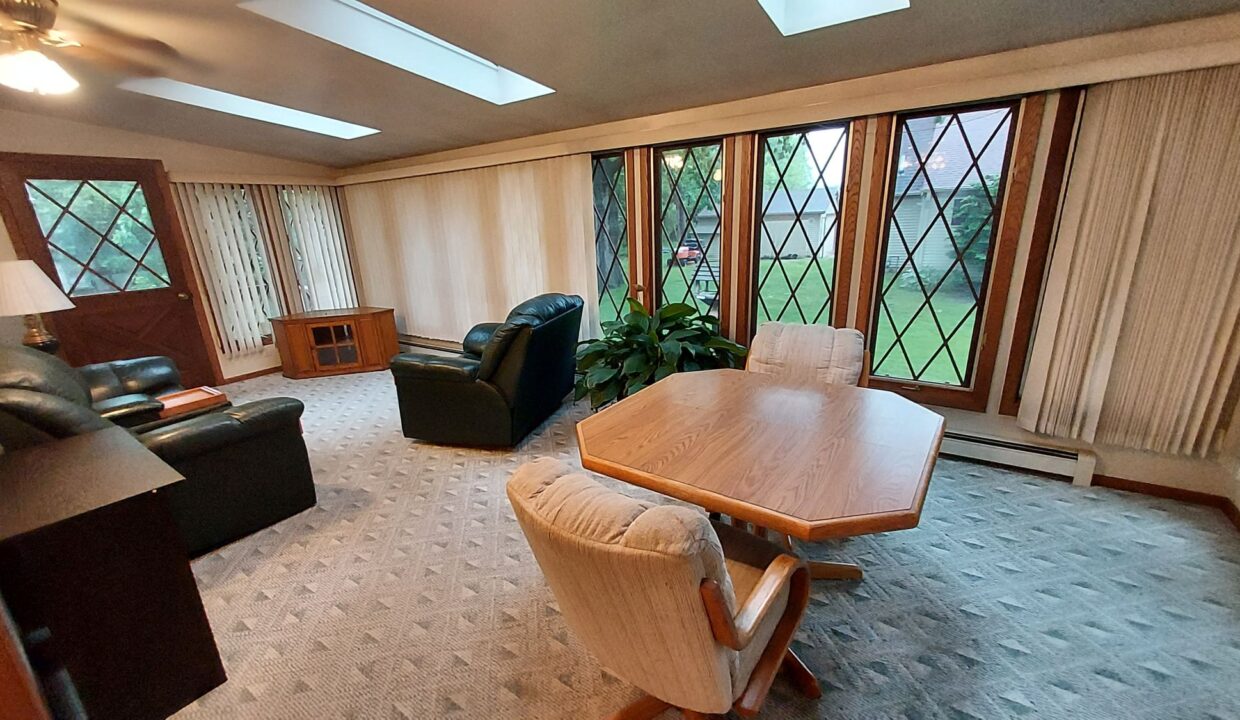 Clarks Rd - Sunroom2