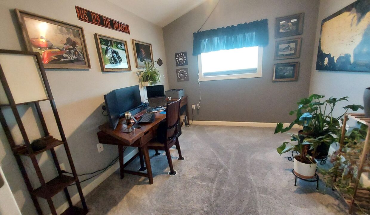 Hidden 44 - BR3-Office2