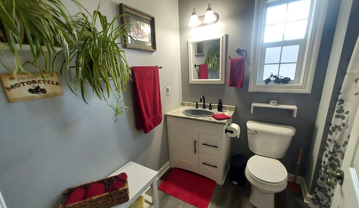 Hidden 44 - Bath2