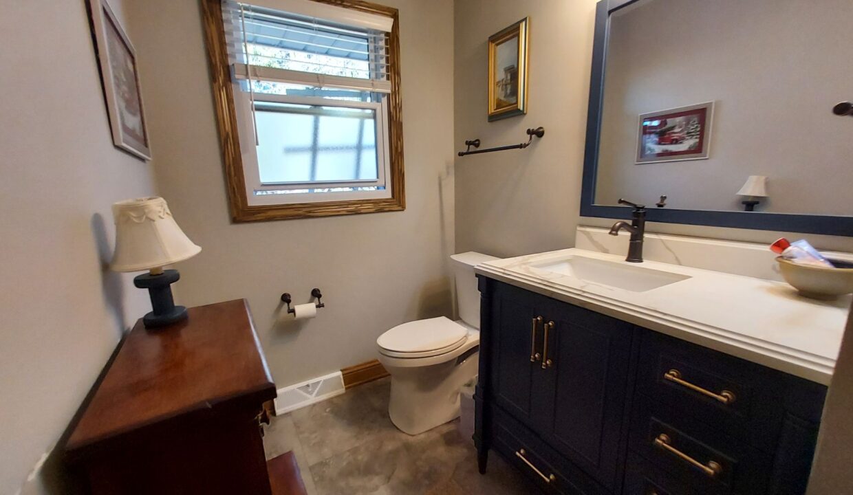 7808 Plainsview - half bath