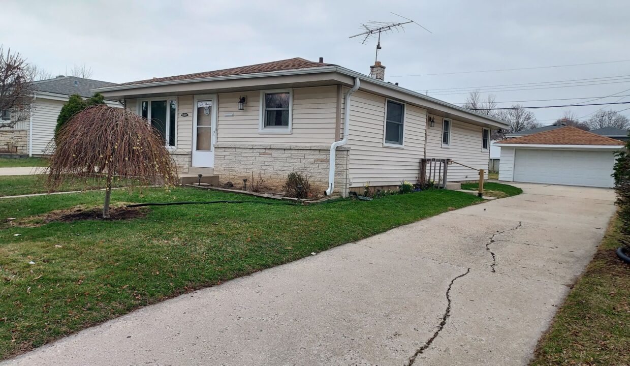 3642 S 95th - FViewMain