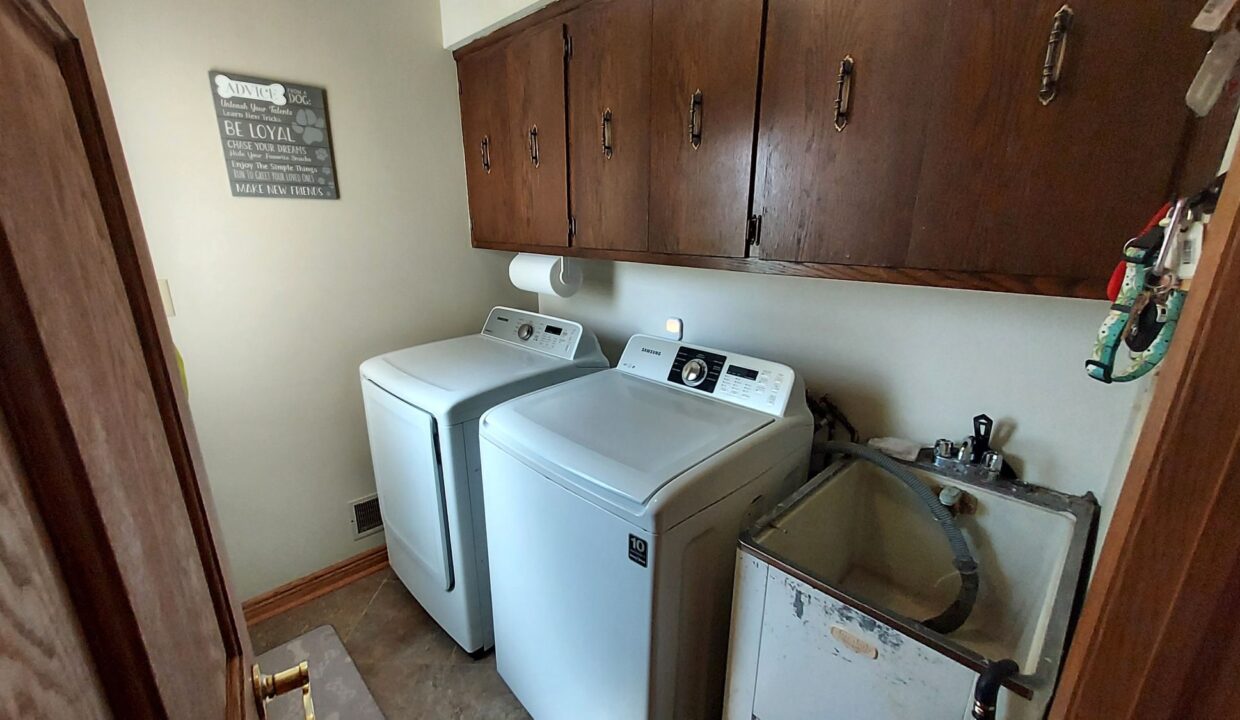 15415 Fenway - Laundry Rm