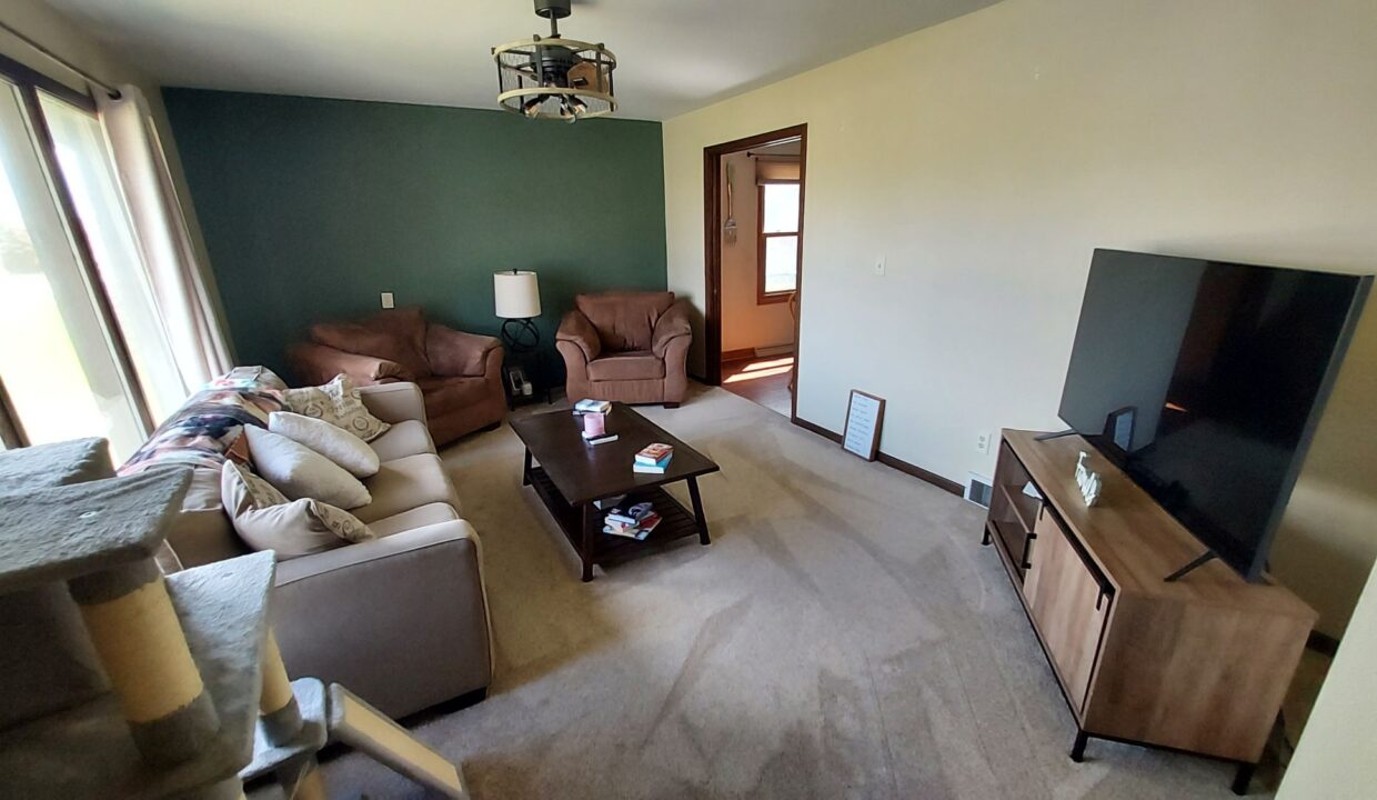 15415 Fenway - Living Rm1