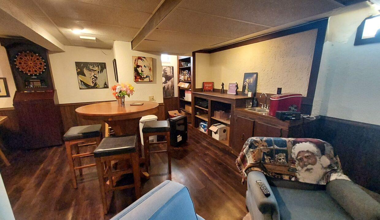 15415 Fenway - Rec Rm2