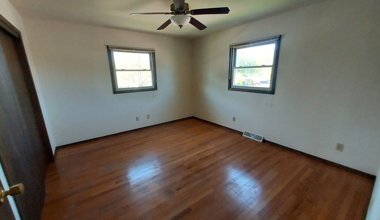 8030 S Waring - BR1