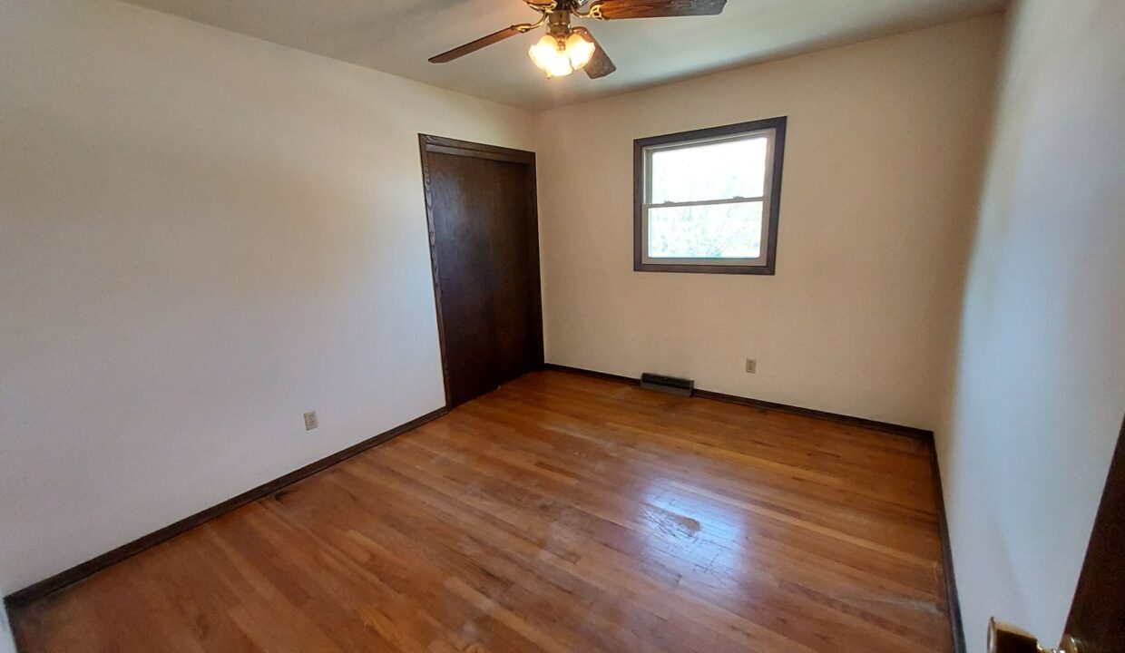 8030 S Waring - BR3