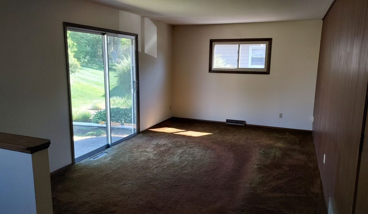 8030 S Waring - Family Rm2