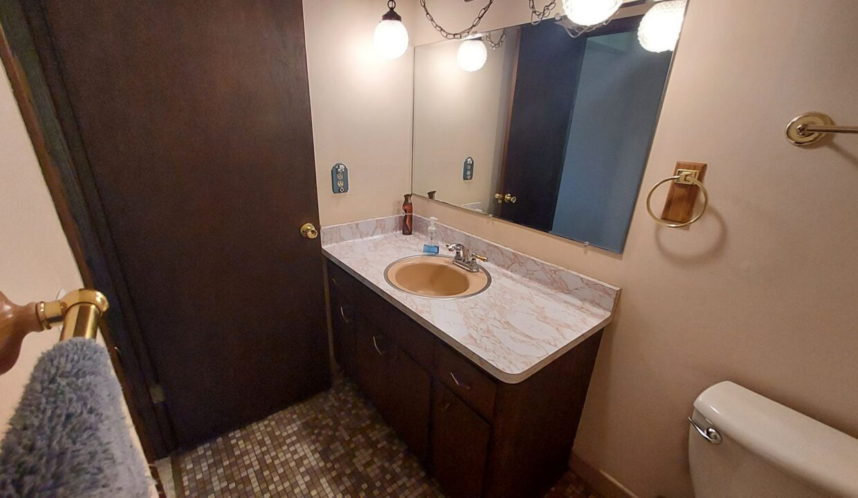 8030 S Waring - Half Bath