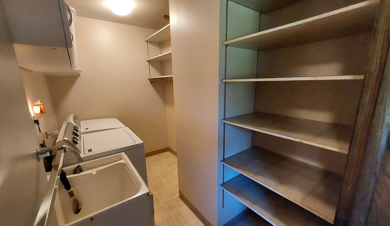 8030 S Waring - Laundry-Pantry