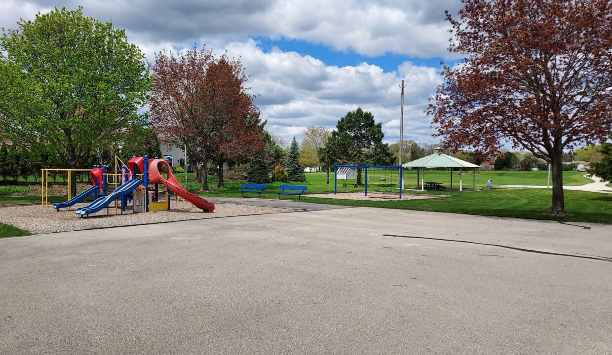 8030 S Waring - Playground